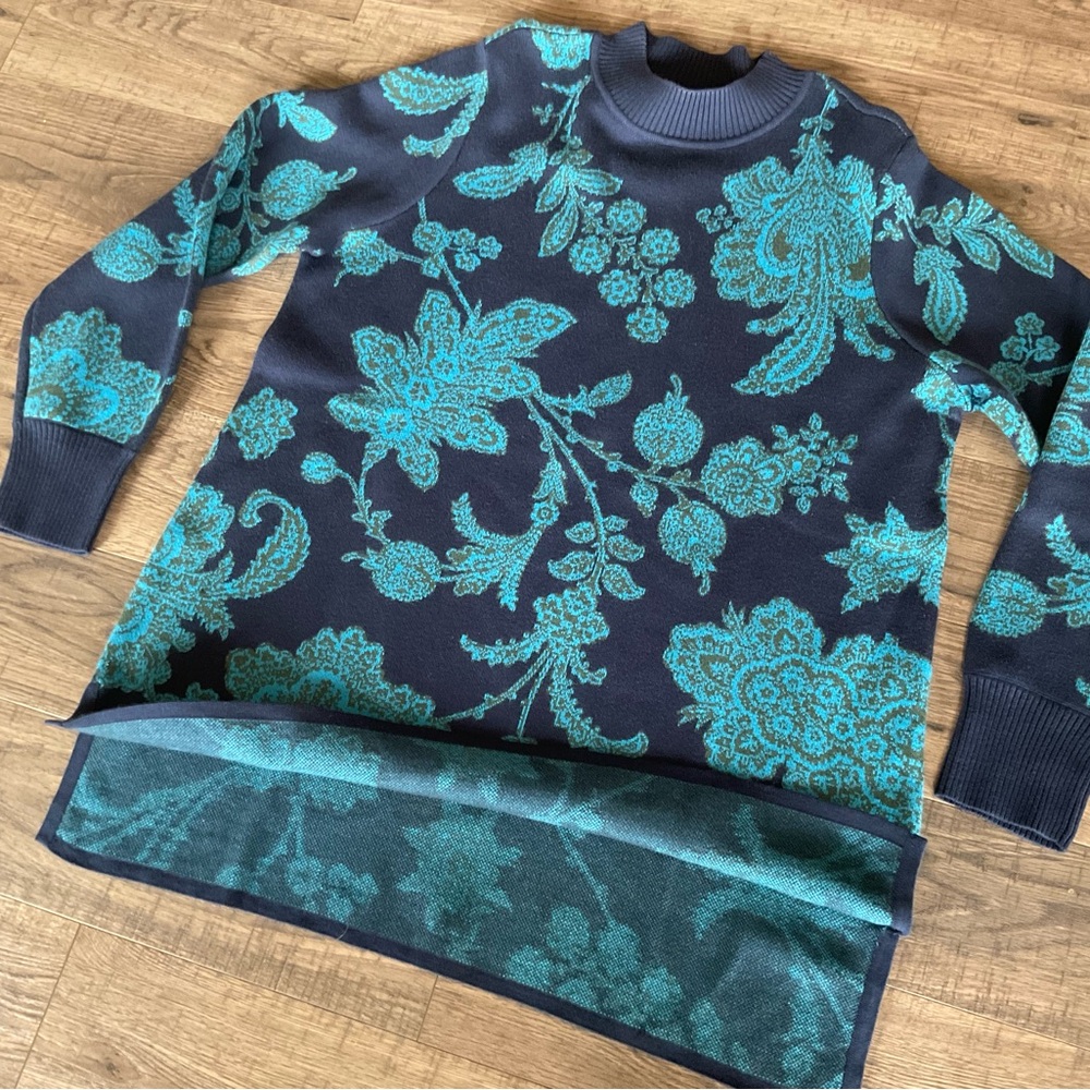 Isaac Mizrahi, navy/turquoise sweater, XL